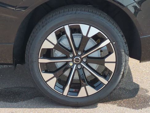 Used 2026 Volvo XC60 B5 Plus w/ Protection Package Premier image 13