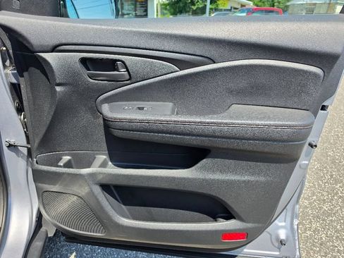 Used 2025 Honda Passport TrailSport image 10