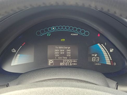 Used 2017 Nissan Leaf SV FWD image 12