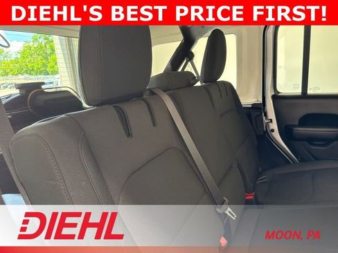 Used 2023 Jeep Wrangler Unlimited w/ Cold Weather Group AWD/4WD image 12