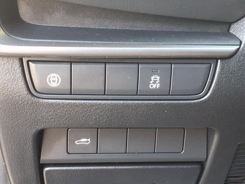 Used 2020 MAZDA MAZDA3 Sedan w/ Select Package image 17