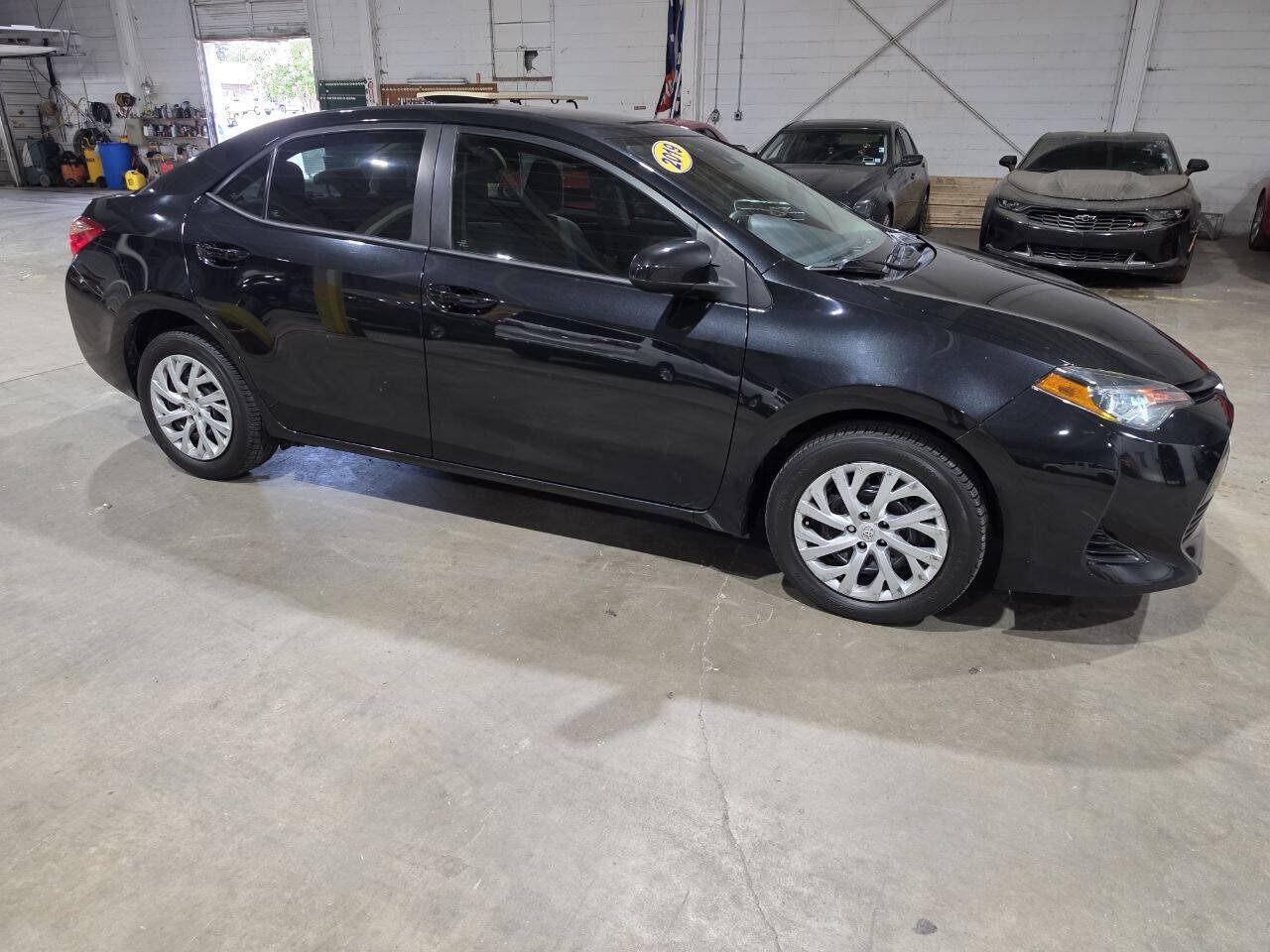 Used 2019 Toyota Corolla LE FWD image 16