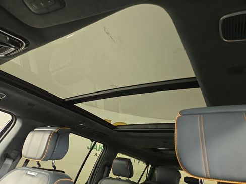 Used 2023 Jeep Grand Wagoneer L Series II w/ Premium Group II image 24