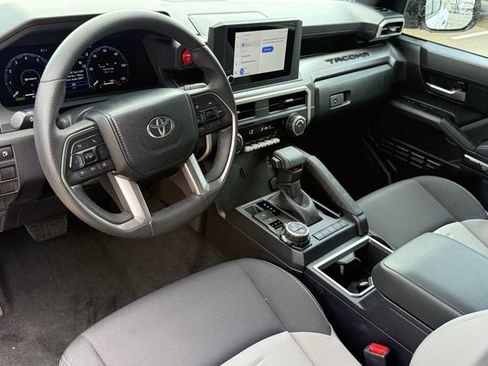 Used 2024 Toyota Tacoma TRD Off-Road AWD/4WD image 10