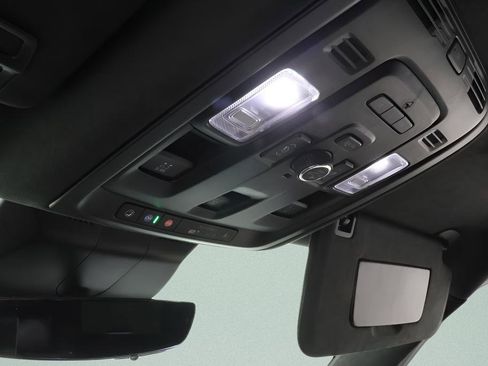 Used 2021 Cadillac Escalade ESV Sport Platinum image 18