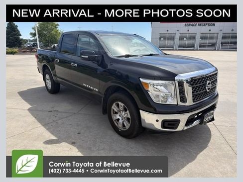 Used 2018 Nissan Titan SV w/ SV Convenience Package AWD/4WD image 1