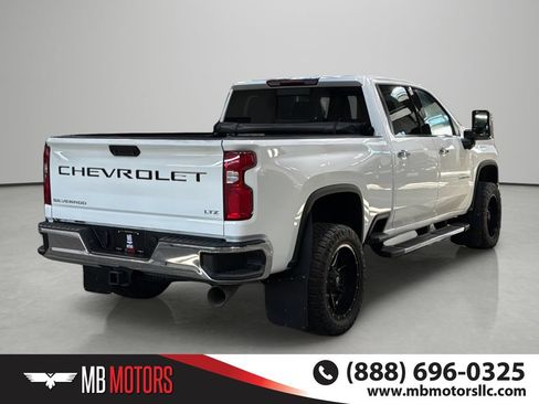 Used 2021 Chevrolet Silverado 3500 LTZ w/ LTZ Convenience Package AWD/4WD image 4