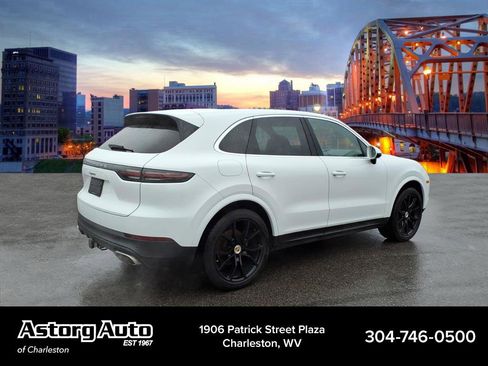 Used 2021 Porsche Cayenne image 3