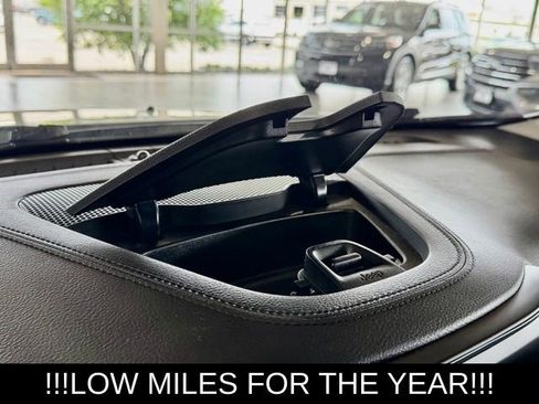 Used 2021 Jeep Cherokee Latitude FWD image 32