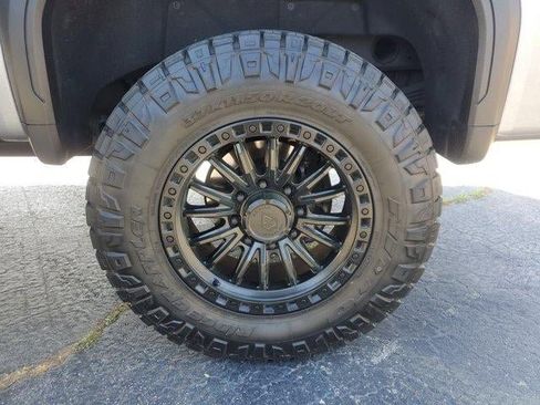 Used 2026 GMC Sierra 2500 AT4X image 8