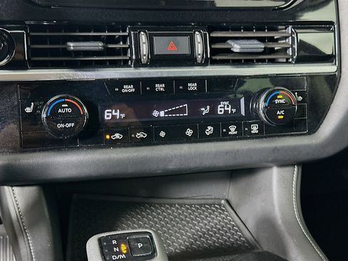 Used 2025 Nissan Pathfinder SV AWD/4WD image 23