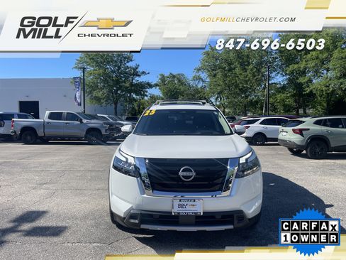 Used 2025 Nissan Pathfinder Platinum w/ Cargo Package AWD/4WD image 3