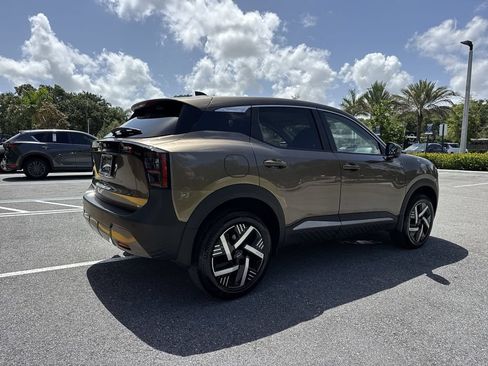 Used 2025 Nissan Kicks SV FWD image 24