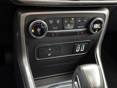 Used 2020 Ford EcoSport SE image 23