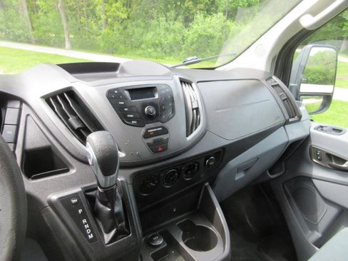 Used 2015 Ford Transit 250 148 Medium Roof RWD image 33