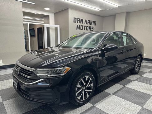 Used 2024 Volkswagen Jetta S image 2