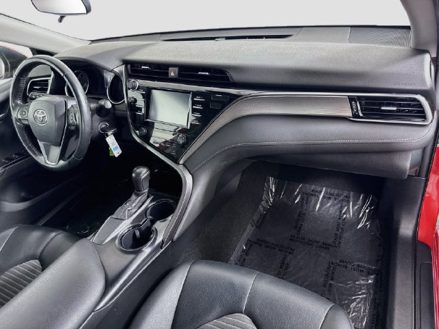 Certified 2020 Toyota Camry SE w/ Blackout Package FWD image 29