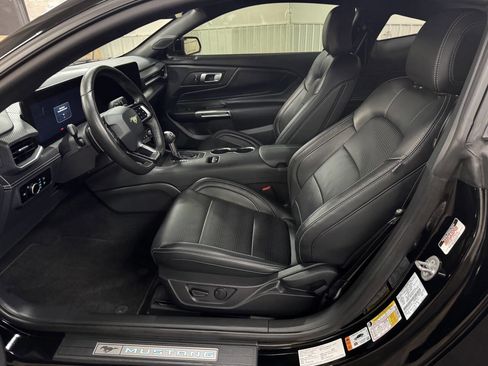 Used 2025 Ford Mustang GT Premium image 8
