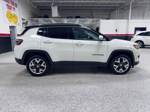 Used 2019 Jeep Compass Limited AWD/4WD image 2