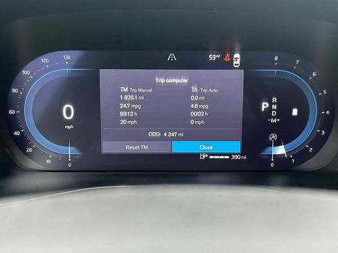 Used 2025 Volvo XC40 B5 Core w/ Protection Package Premier image 24