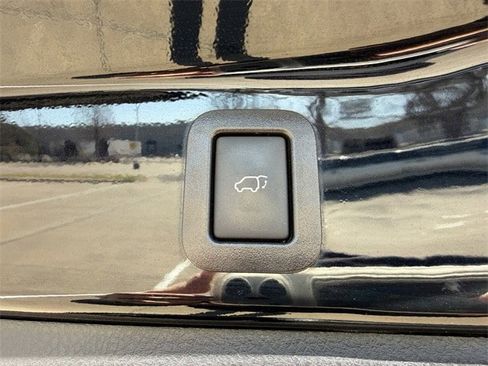 Used 2019 Toyota Highlander XLE image 34