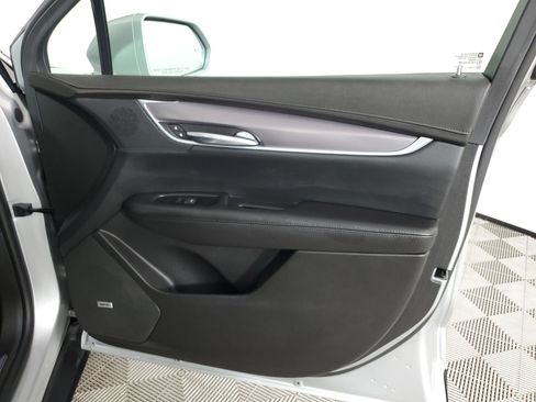 Used 2017 Cadillac XT5 Luxury w/ Driver Awareness Package image 24