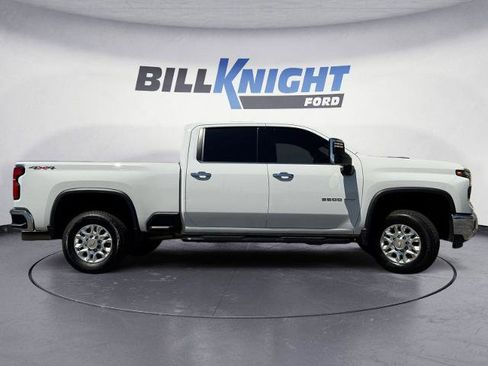 Used 2024 Chevrolet Silverado 2500 LTZ w/ LTZ Convenience Package AWD/4WD image 6
