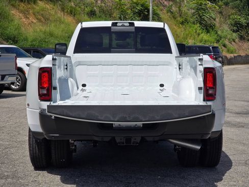 New 2026 RAM 3500 Tradesman AWD/4WD image 12