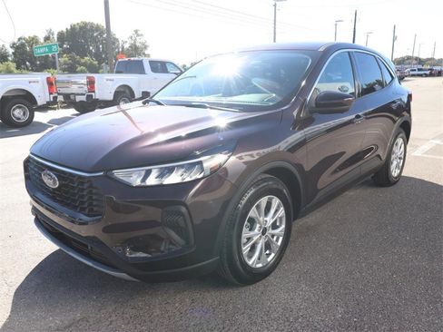 Certified 2023 Ford Escape Active w/ Tech Pack #2 image 3