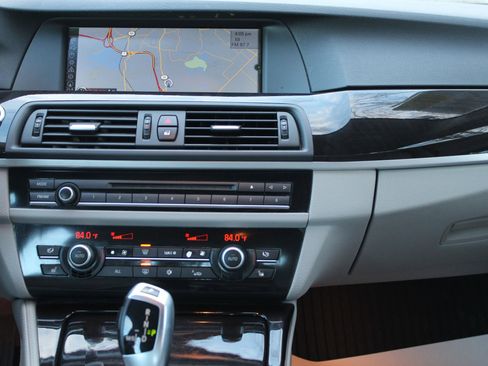 Used 2012 BMW 528i xDrive 528i xDrive Sedan 4D image 21