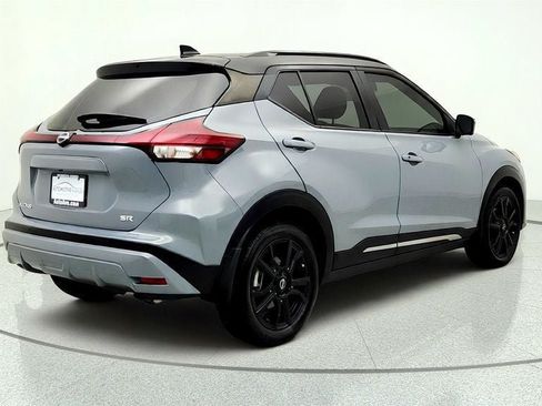 Used 2023 Nissan Kicks SR w/ SR Premium Package FWD image 5
