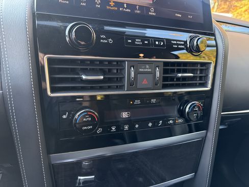 Used 2022 INFINITI QX80 Luxe w/ Cargo Package image 29