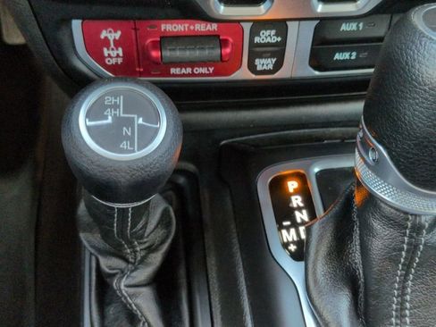 Used 2024 Jeep Wrangler Unlimited Rubicon w/ Technology Group AWD/4WD image 20