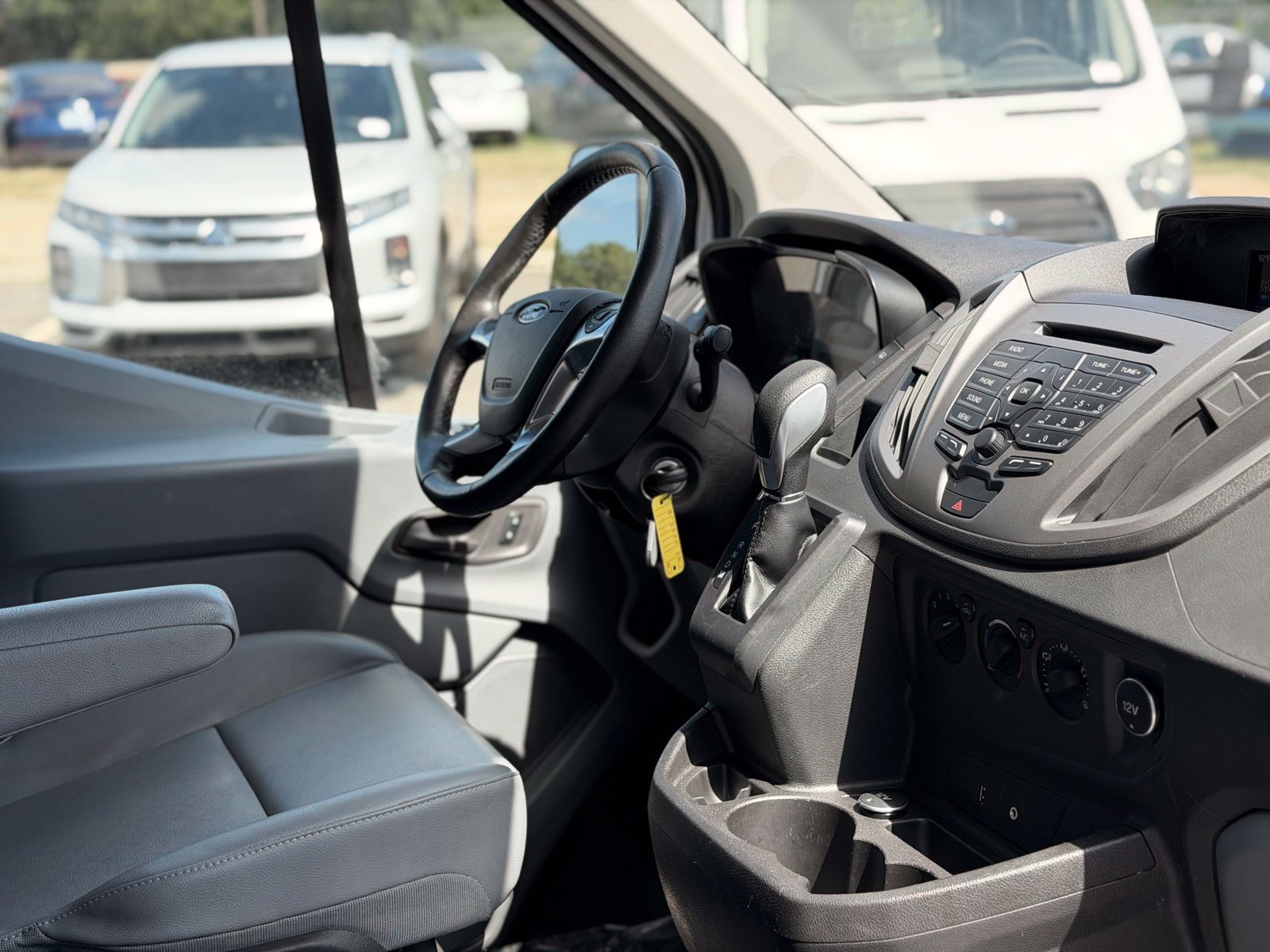 Used 2016 Ford Transit 150 XL RWD image 20