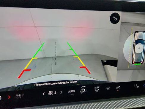 Used 2025 Ford Explorer ST-Line w/ ST-Line Street Pack image 18