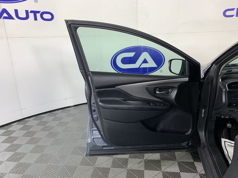 Used 2019 Nissan Murano S AWD/4WD image 13