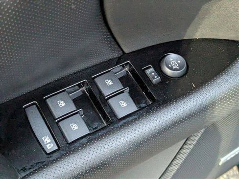 Used 2013 Cadillac XTS Premium image 12