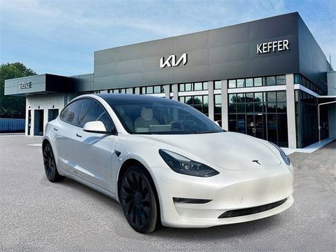 Used 2023 Tesla Model 3 Performance image 2