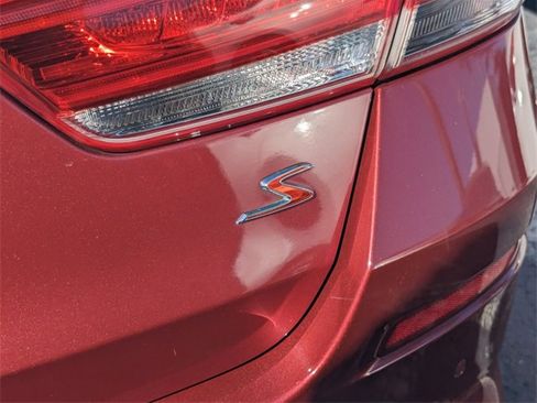 Used 2019 Kia Optima S image 12