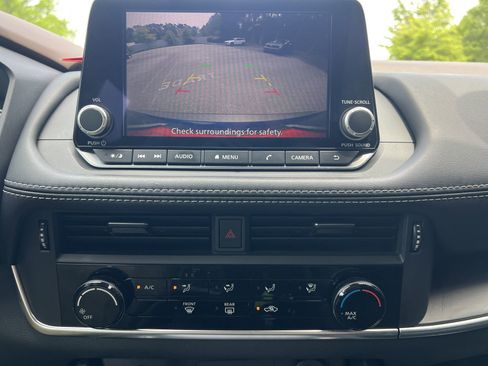 Used 2023 Nissan Rogue S FWD image 4
