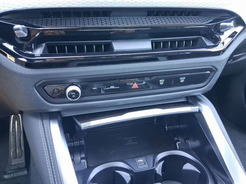 Used 2026 BMW M440i Coupe w/ Premium Package RWD image 27