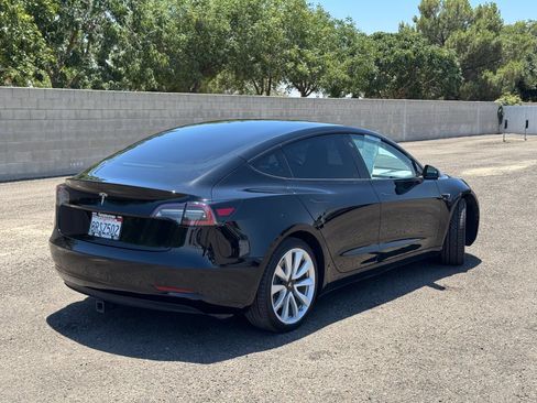 Used 2018 Tesla Model 3 Long Range RWD image 3
