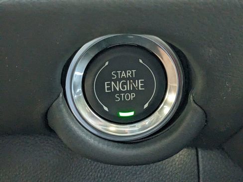 New 2025 Chevrolet Suburban Premier image 30