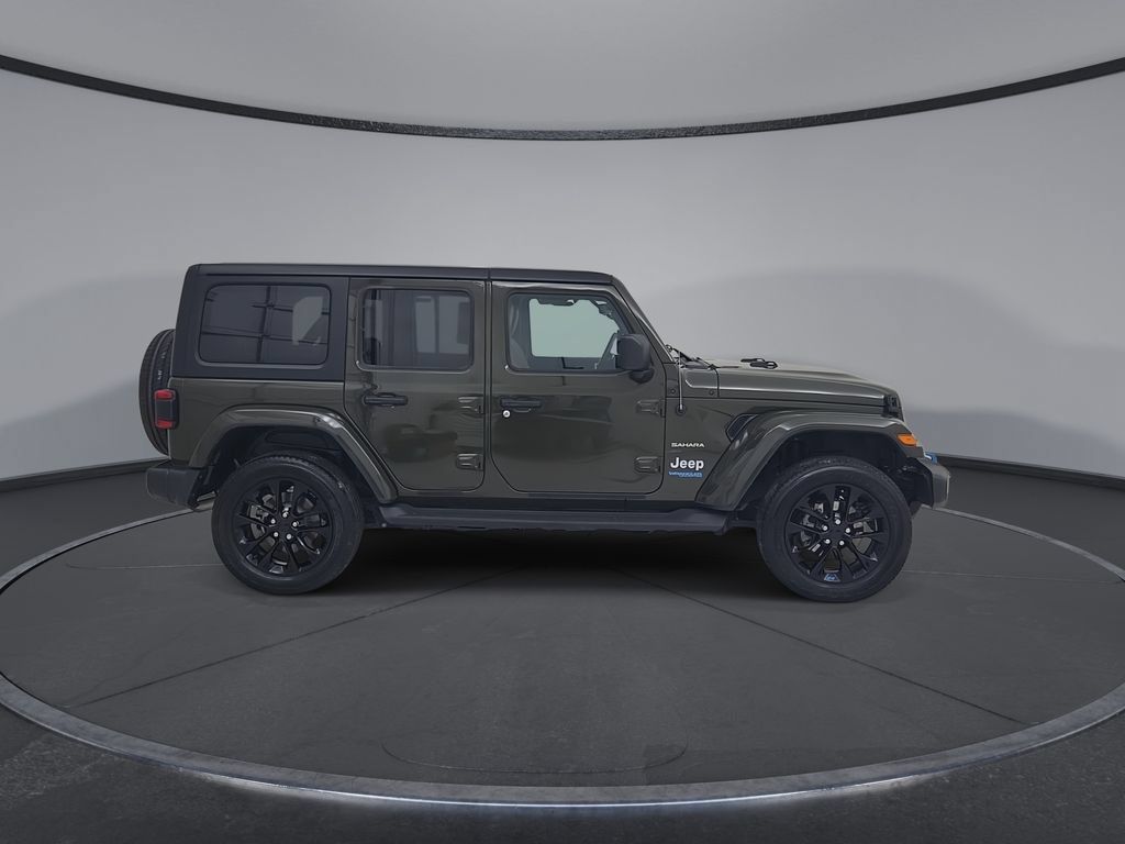 Used 2022 Jeep Wrangler Unlimited Sahara w/ Cold Weather Group AWD/4WD image 19