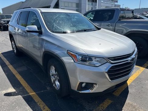 Used 2019 Chevrolet Traverse LT FWD image 1