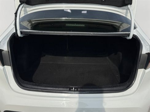 Used 2022 Toyota Corolla LE image 14