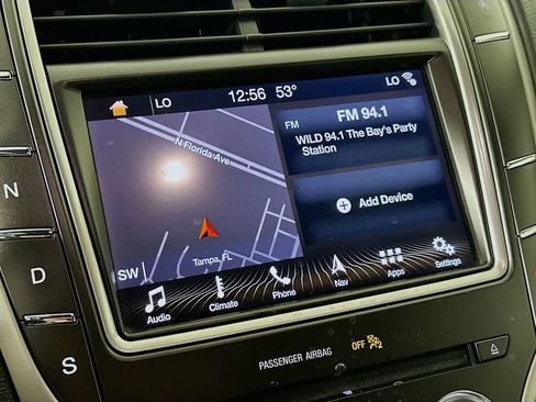 Used 2019 Lincoln Nautilus Select image 17