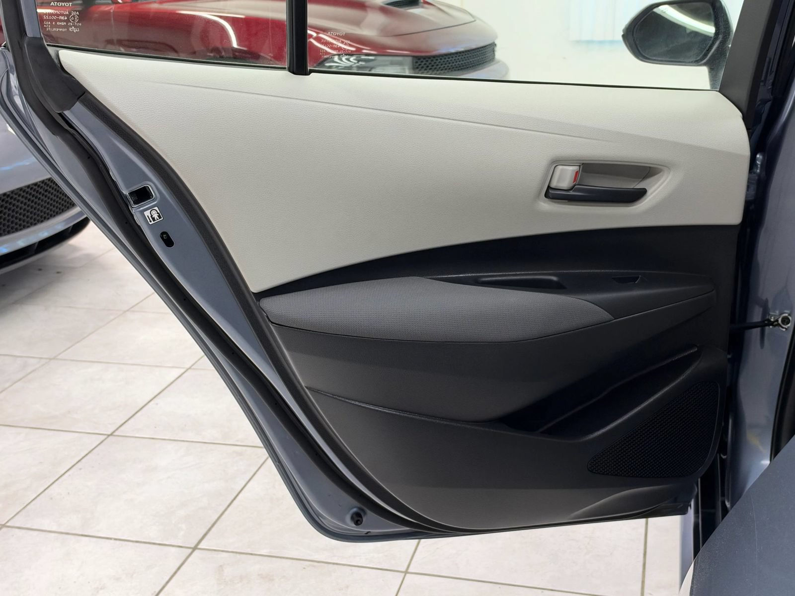 Used 2022 Toyota Corolla LE FWD image 18