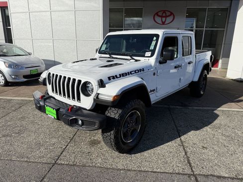 Used 2021 Jeep Gladiator Rubicon AWD/4WD image 2