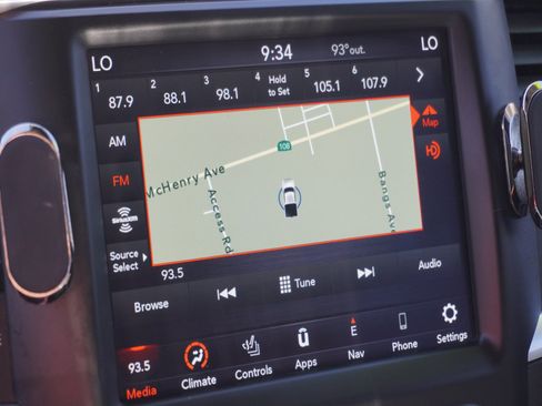 Used 2020 RAM 1500 Classic SLT w/ Luxury Group AWD/4WD image 26